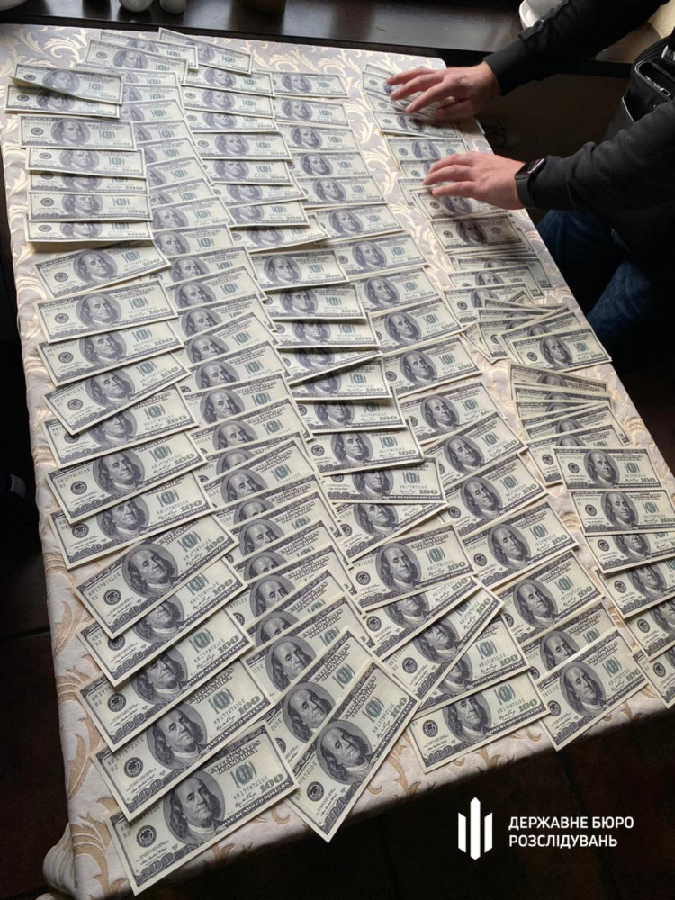В Харькове следователи ГБР требовали 20 тысяч долларов взятки со своего же коллеги. Фото: ГБР